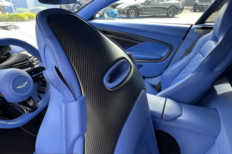 Aston Martin Vanquish din 2024 cu 13.000 km - oferta AST255522 - foto 22