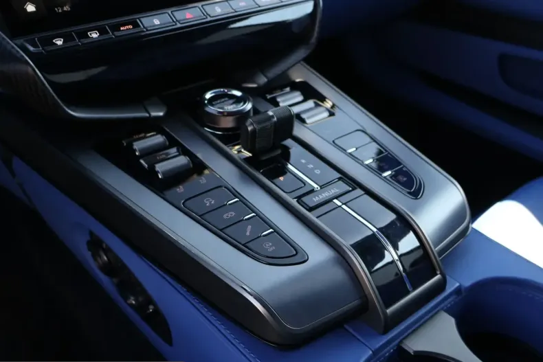 Aston Martin Vanquish din 2024 cu 13.000 km - oferta AST255523 - foto 19