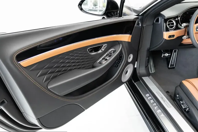Bentley Continental GTC din 2025 cu 5.900 km - oferta BEN255528 - foto 19