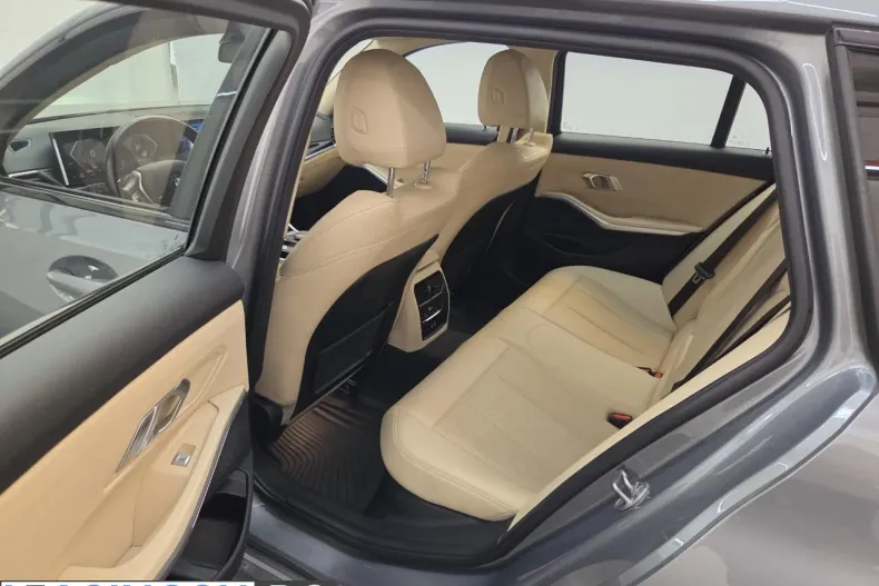 BMW 320 (Seria 3) din 2023 cu 150.643 km - oferta BMW255546 - foto 4