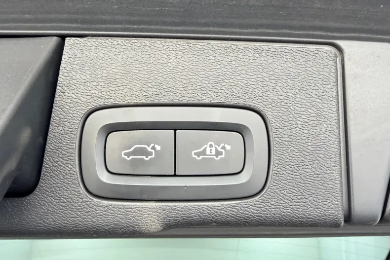 Volvo XC60 din 2021 cu 127.000 km - oferta VOL255553 - foto 5