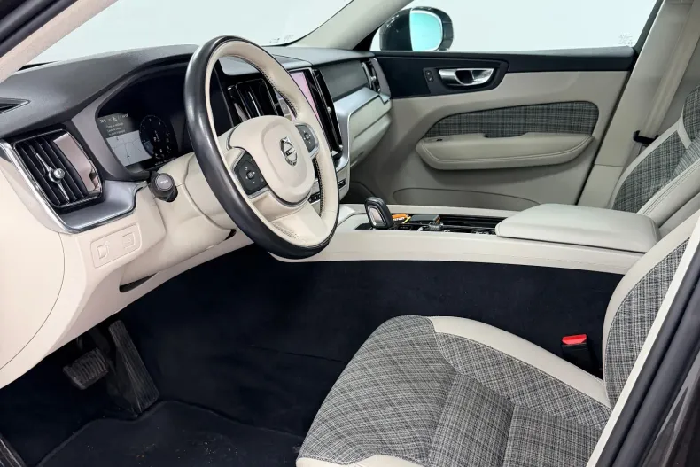 Volvo XC60 din 2021 cu 127.000 km - oferta VOL255553 - foto 20