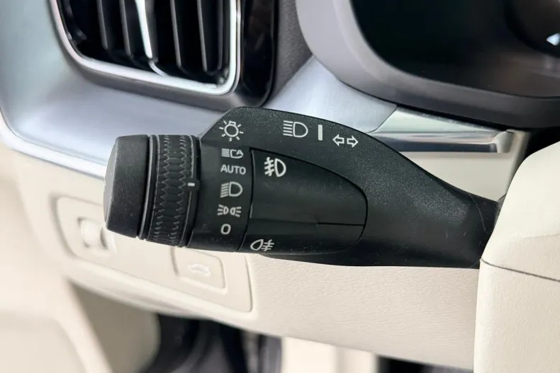 Volvo XC60 din 2021 cu 127.000 km - oferta VOL255553 - foto 31