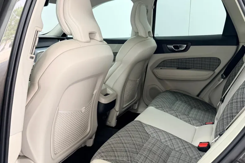 Volvo XC60 din 2021 cu 127.000 km - oferta VOL255553 - foto 34