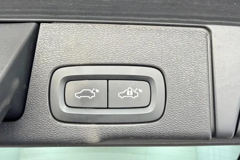 Volvo XC60 din 2021 cu 127.000 km - oferta VOL255553 - foto 37