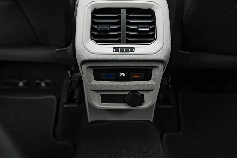 Volkswagen Tiguan din 2021 cu 110.200 km - oferta VOL255565 - foto 38