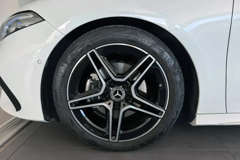 Mercedes-Benz A 180 (Clasa A) din 2023 cu 31.500 km - oferta MER255585 - foto 10