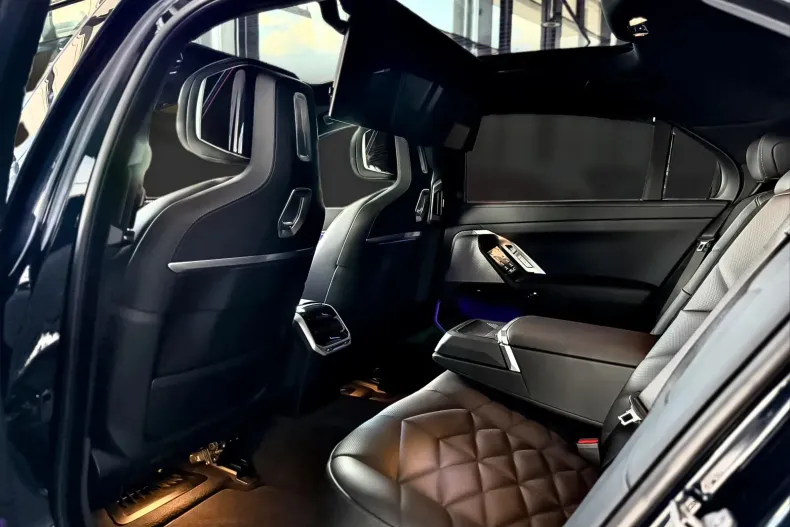 BMW 740 (Seria 7) din 2025 cu 27.480 km - oferta BMW255588 - foto 11