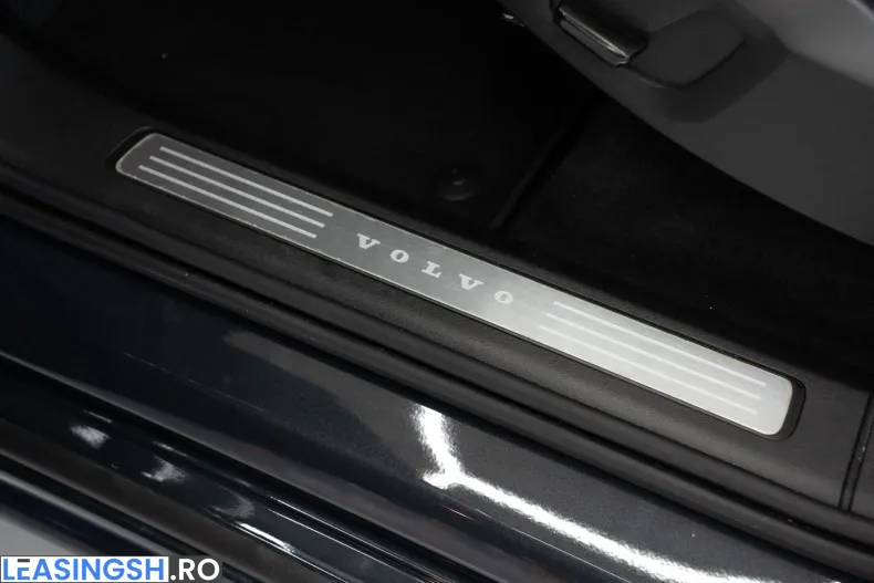 Volvo XC90 din 2021 cu 57.907 km - oferta VOL255596 - foto 23