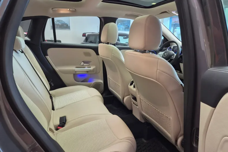 Mercedes-Benz GLA din 2022 cu 64.400 km - oferta MER255621 - foto 17