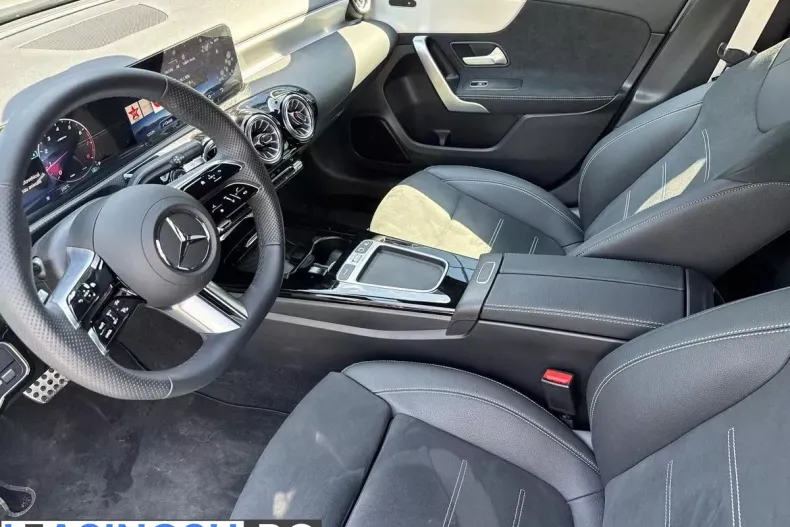 Mercedes-Benz A 200 (Clasa A) din 2025 cu 2.680 km - oferta MER255637 - foto 10