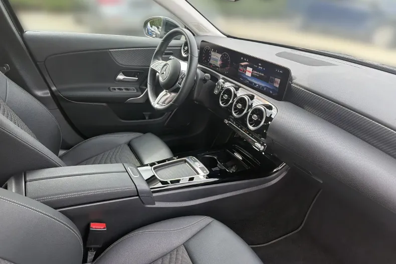 Mercedes-Benz A 180 (Clasa A) din 2025 cu 17.871 km - oferta MER255646 - foto 12