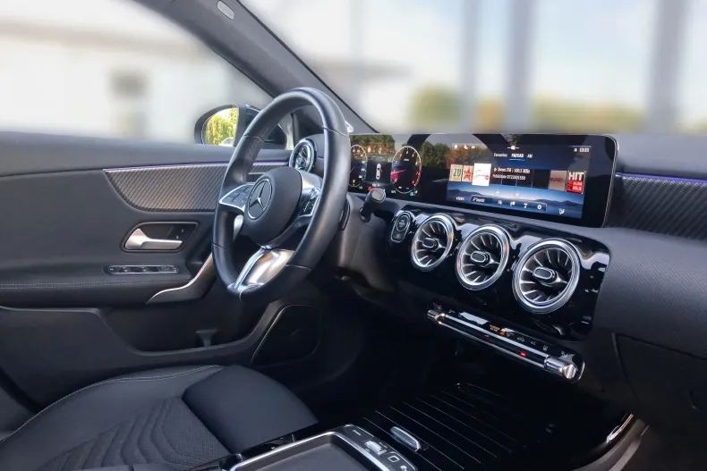 Mercedes-Benz A 200 (Clasa A) din 2025 cu 38.656 km - oferta MER255649 - foto 12
