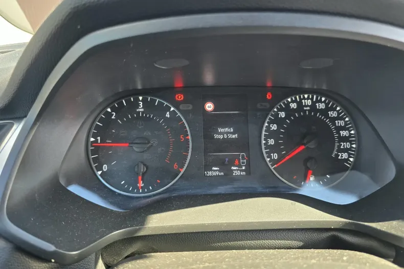 Renault Captur din 2020 cu 128.369 km - oferta REN255658 - foto 10