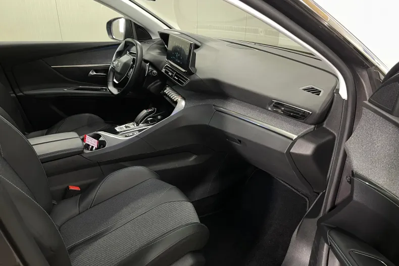 Peugeot 3008 din 2021 cu 66.390 km - oferta PEU255681 - foto 9