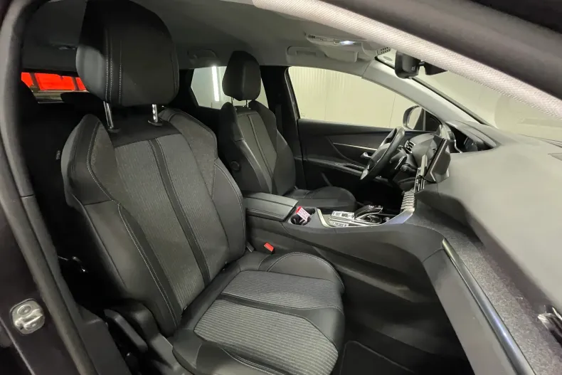 Peugeot 3008 din 2021 cu 66.390 km - oferta PEU255681 - foto 10