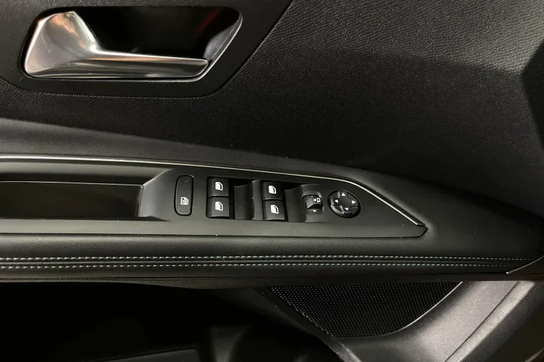 Peugeot 3008 din 2021 cu 66.390 km - oferta PEU255681 - foto 25