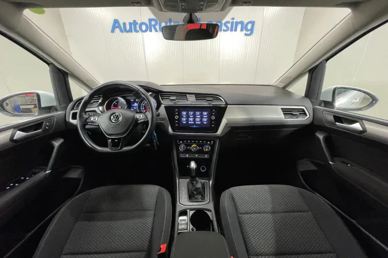 Volkswagen Touran din 2022 cu 42.236 km - oferta VOL255682 - foto 7
