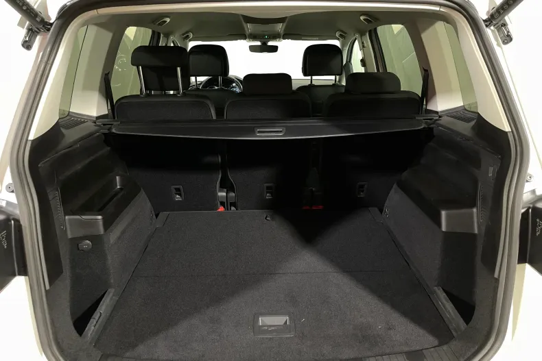 Volkswagen Touran din 2022 cu 42.236 km - oferta VOL255682 - foto 12