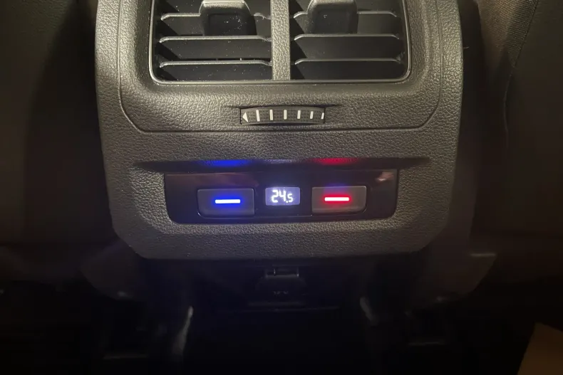Volkswagen Touran din 2022 cu 42.236 km - oferta VOL255682 - foto 18