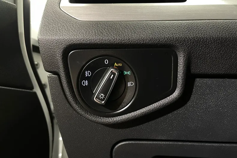 Volkswagen Touran din 2022 cu 42.236 km - oferta VOL255682 - foto 21