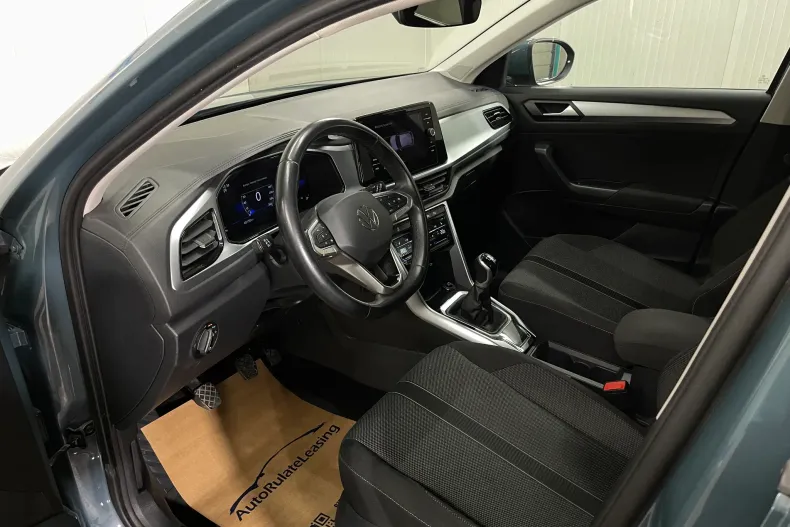 Volkswagen T-Roc din 2023 cu 40.150 km - oferta VOL255684 - foto 5