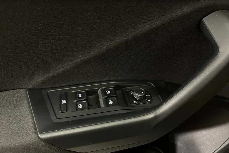 Volkswagen T-Roc din 2023 cu 40.150 km - oferta VOL255684 - foto 19