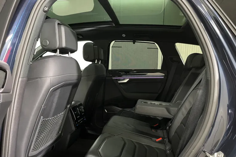 Volkswagen Touareg din 2024 cu 150.271 km - oferta VOL255694 - foto 13