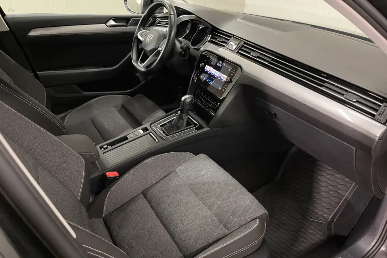 Volkswagen Passat din 2023 cu 117.849 km - oferta VOL255700 - foto 10