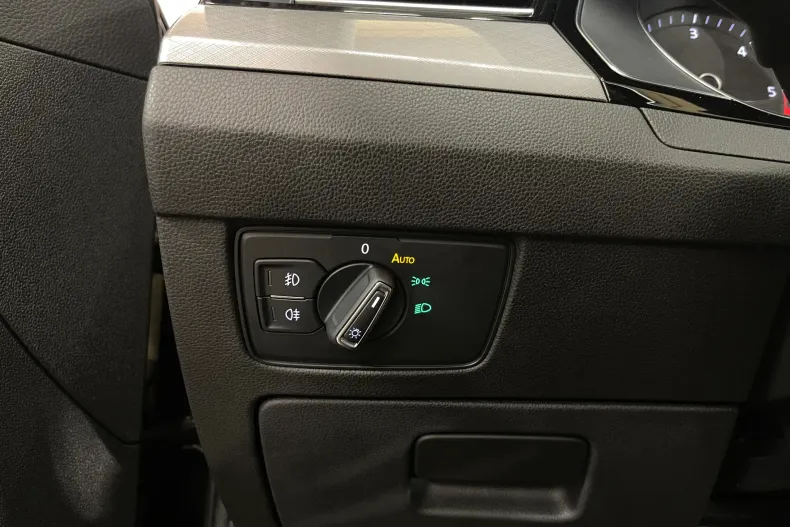 Volkswagen Passat din 2023 cu 117.849 km - oferta VOL255700 - foto 24