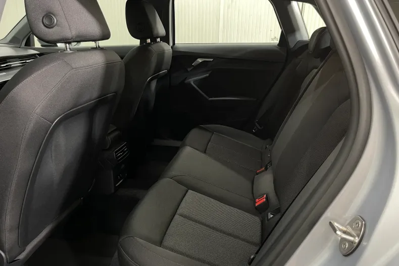 Audi A3 din 2023 cu 111.424 km - oferta AUD255708 - foto 11