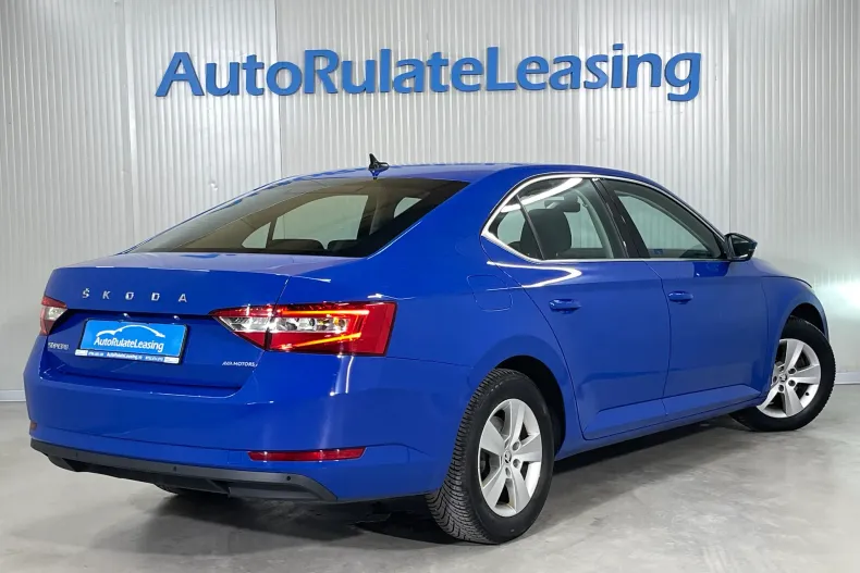 Skoda Superb din 2023 cu 22.435 km - oferta SKO255710 - foto 3