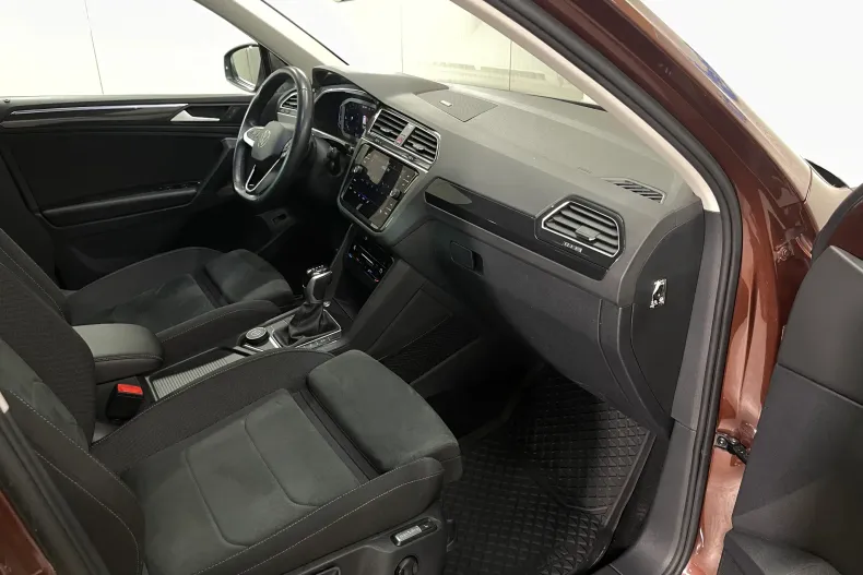 Volkswagen Tiguan din 2022 cu 74.879 km - oferta VOL255714 - foto 9