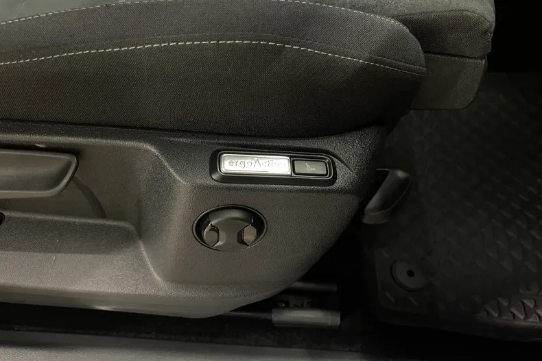 Volkswagen Tiguan din 2022 cu 74.879 km - oferta VOL255714 - foto 25
