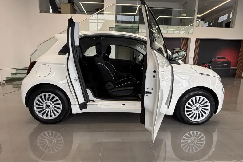 Fiat 500e din 2023 cu 15.500 km - oferta FIA255750 - foto 14