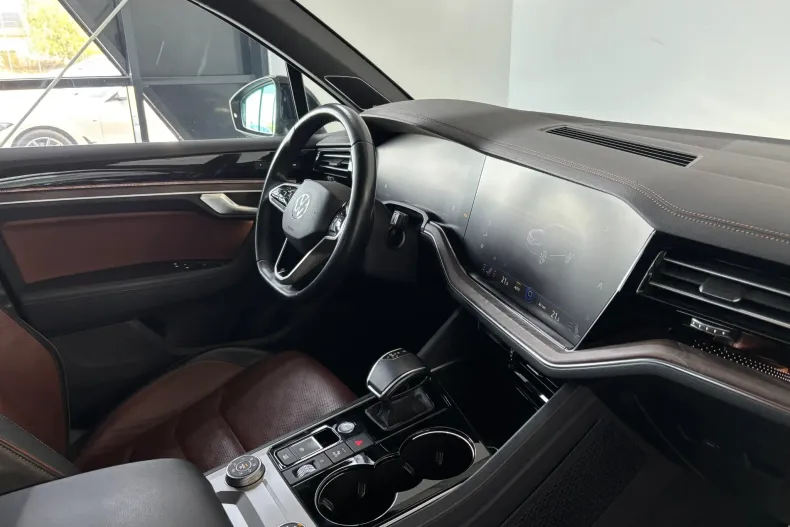 Volkswagen Touareg din 2021 cu 159.000 km - oferta VOL255752 - foto 6