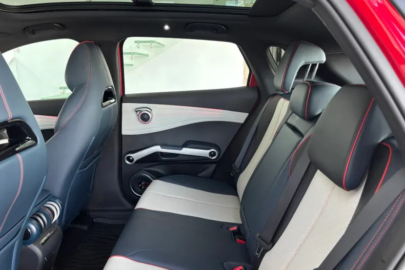 BYD ATTO 3 din 2023 cu 27.950 km - oferta BYD255755 - foto 12