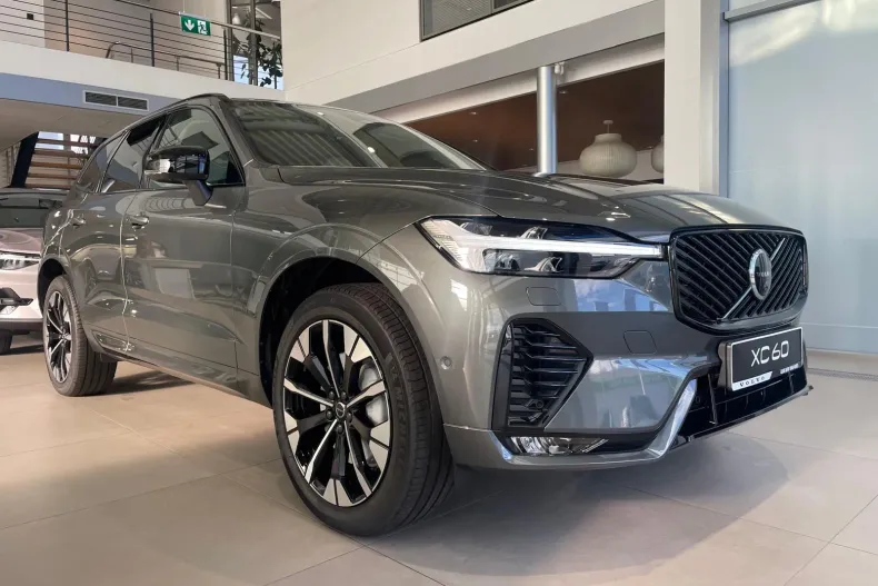 Volvo XC60 din 2026 cu 1 km - oferta VOL255759 - foto 3