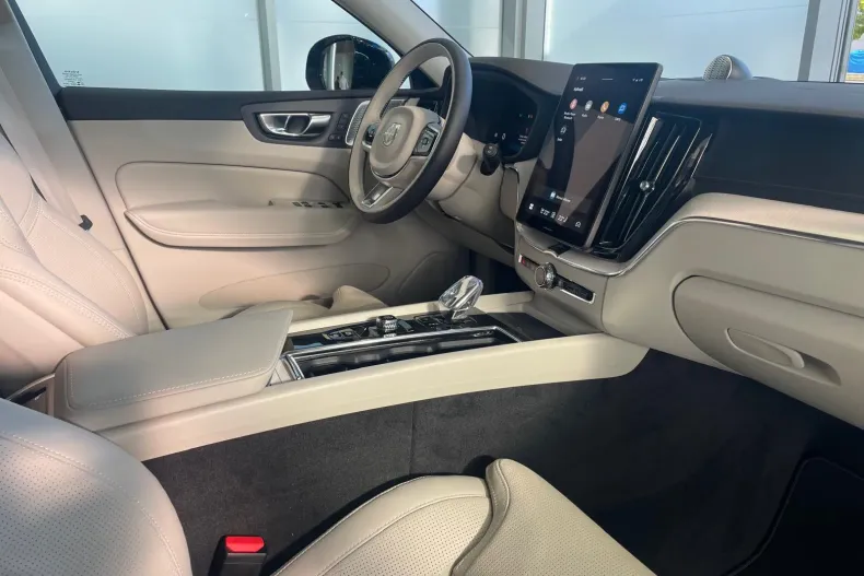 Volvo XC60 din 2026 cu 1 km - oferta VOL255759 - foto 9