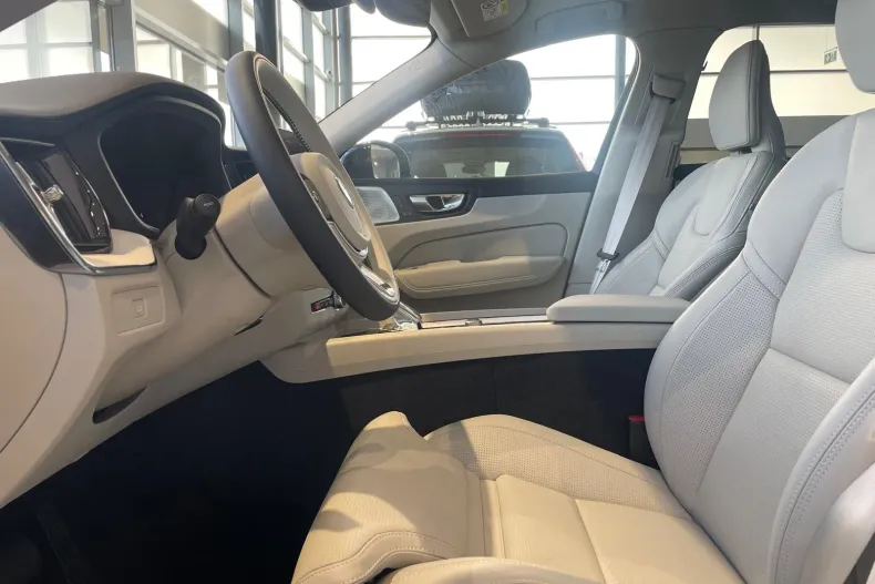 Volvo XC60 din 2026 cu 1 km - oferta VOL255759 - foto 11