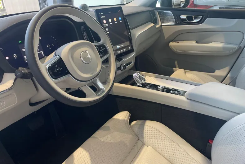 Volvo XC60 din 2026 cu 1 km - oferta VOL255759 - foto 12