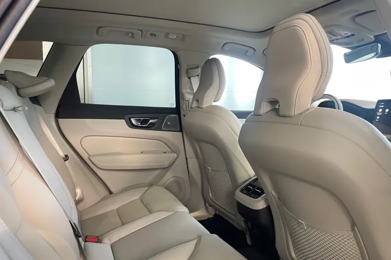 Volvo XC60 din 2026 cu 1 km - oferta VOL255759 - foto 15