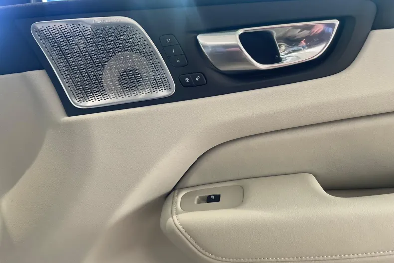 Volvo XC60 din 2026 cu 1 km - oferta VOL255759 - foto 17