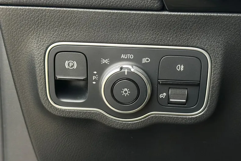 Mercedes-Benz GLA din 2022 cu 110.727 km - oferta MER255771 - foto 35