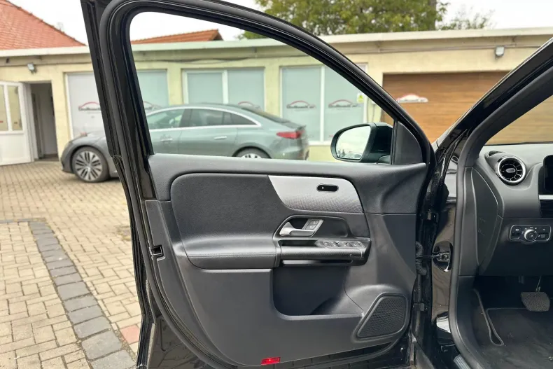 Mercedes-Benz GLA din 2022 cu 110.727 km - oferta MER255771 - foto 36