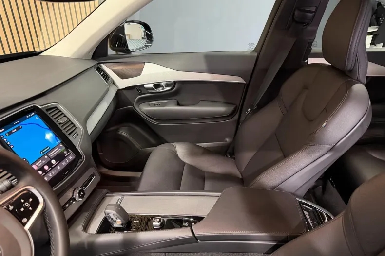 Volvo XC90 din 2024 cu 65.555 km - oferta VOL255776 - foto 15