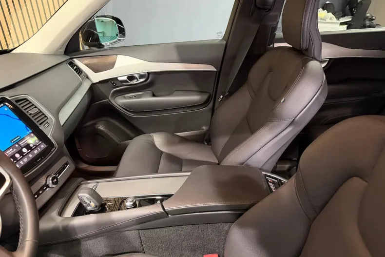 Volvo XC90 din 2024 cu 65.555 km - oferta VOL255776 - foto 17