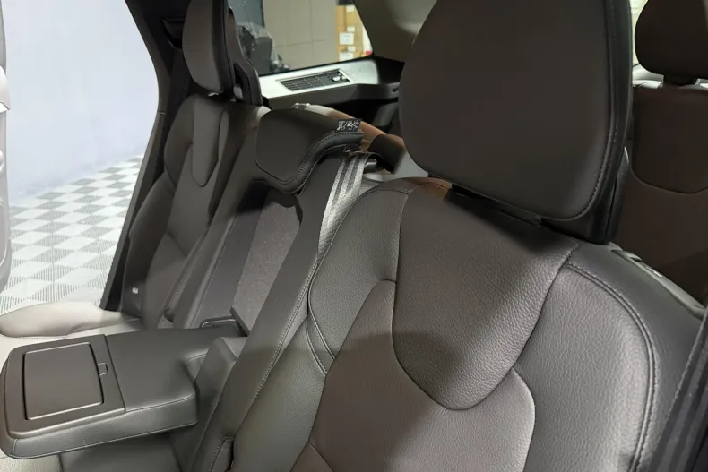 Volvo XC90 din 2024 cu 65.555 km - oferta VOL255776 - foto 18