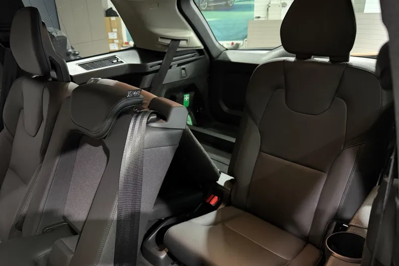 Volvo XC90 din 2024 cu 65.555 km - oferta VOL255776 - foto 19