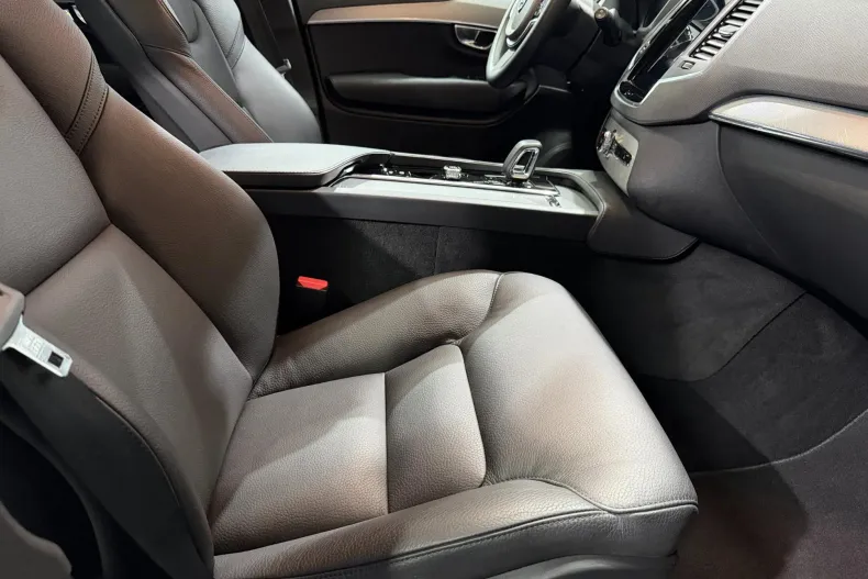 Volvo XC90 din 2024 cu 65.555 km - oferta VOL255776 - foto 26